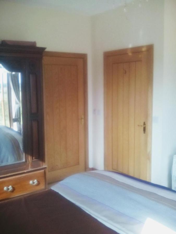 Bed and Breakfast April House Barrock Esterno foto